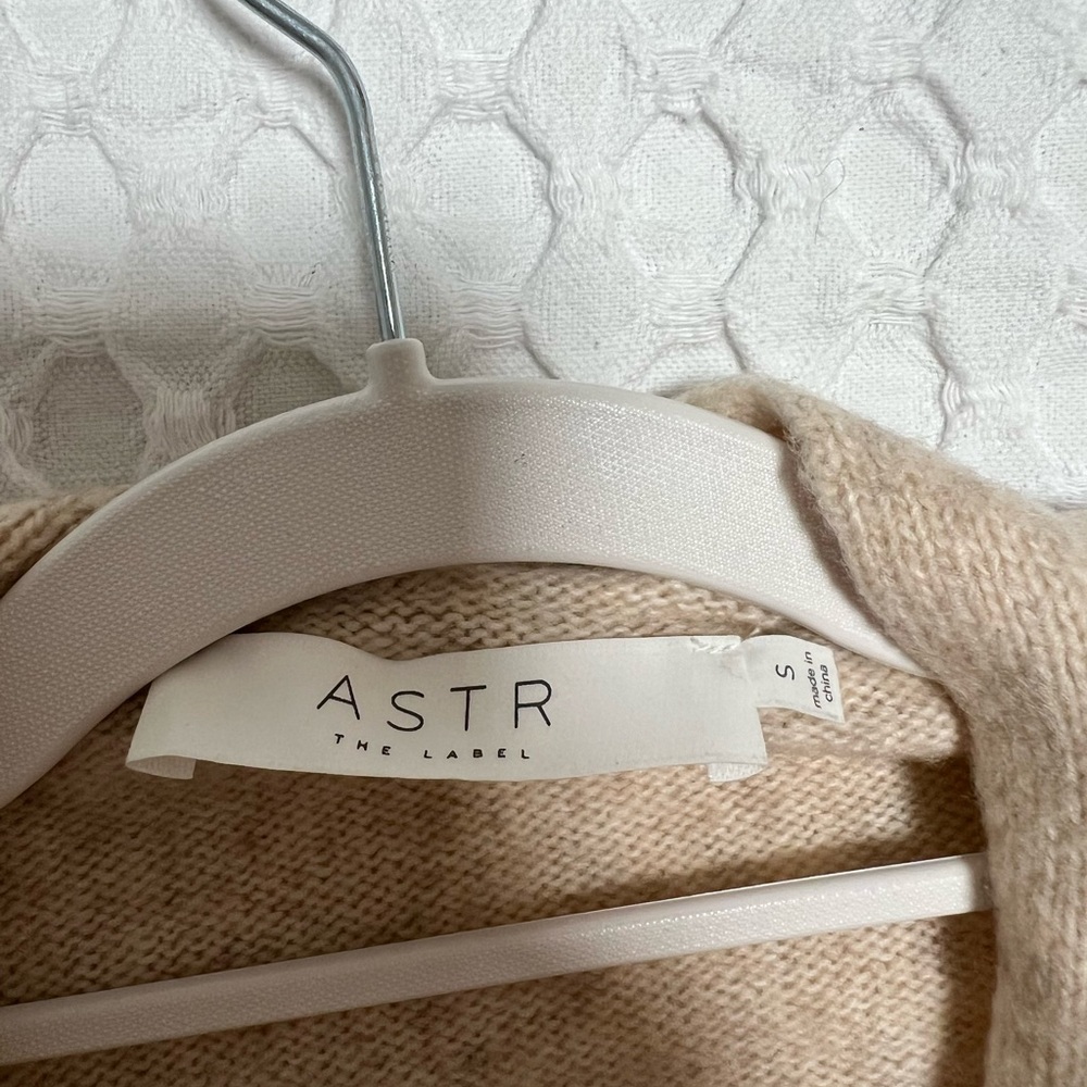 ASTR The Label Oatmeal Knit Wrap Sweater Cardigan Wool Blend - Picture 5 of 9